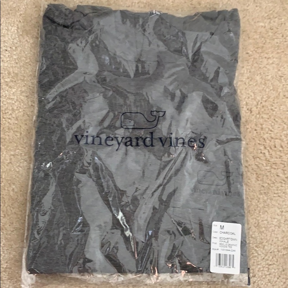 Brand new vineyard vines hoodie